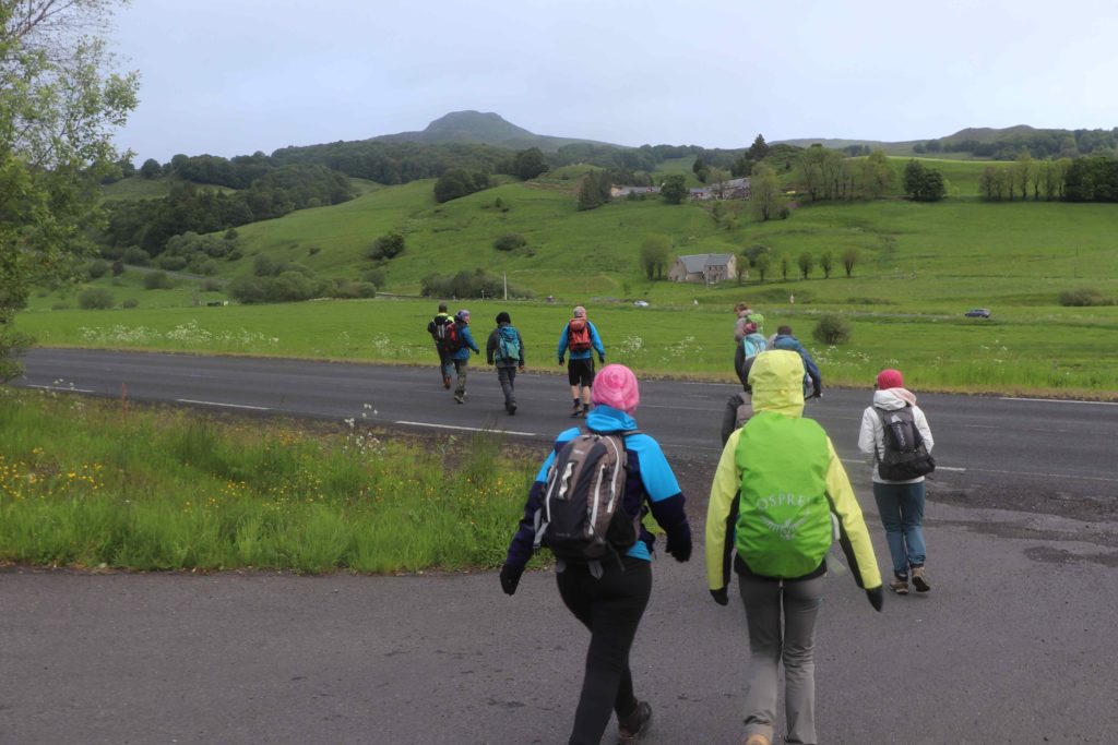 Randonneurs dans le Sancy