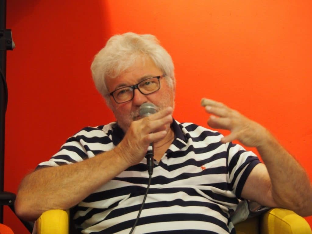 Michel Jouinot pendant la rencontre à la librairie des Volcans