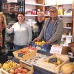 Les bénévoles dans l'épicerie solidaire de Riom