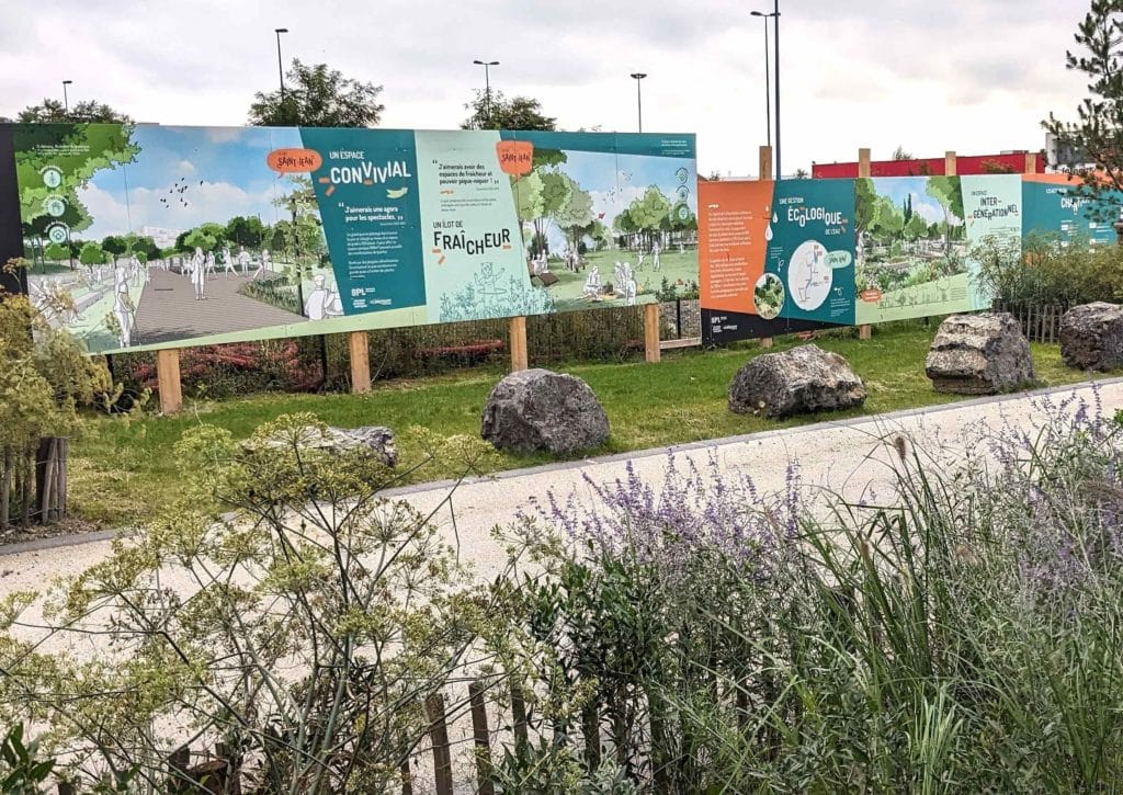 Les palissades qui présentent le futur parc urbain du quartier Saint-Jean