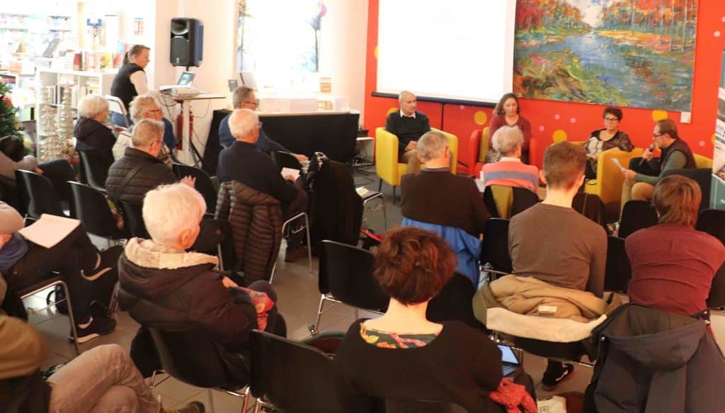 Le patio de la librairie pendant la rencontre